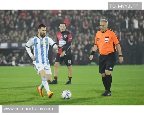 舍什科回忆父亲影响：从小踢门将到全场带球破门的成长历程